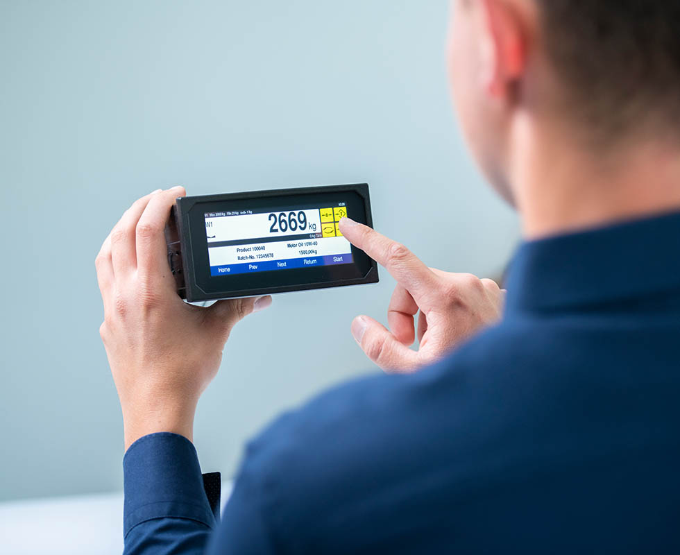 Mobile operator interface / remote weighing access.