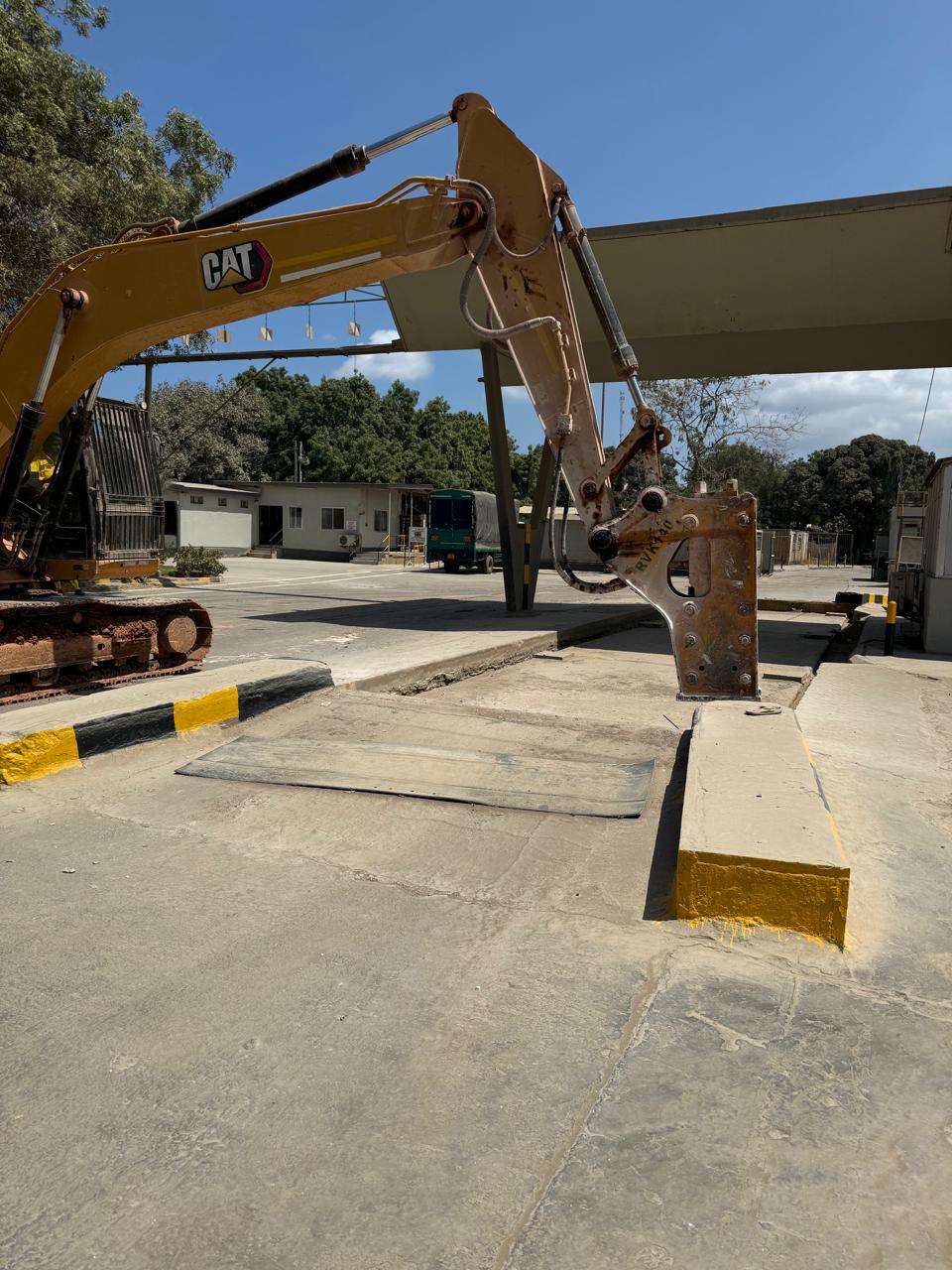 Civil modification around a weighbridge
